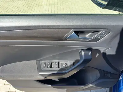 Volkswagen T-Roc – Foto 8