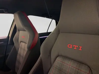Volkswagen Golf GTI – Foto 17