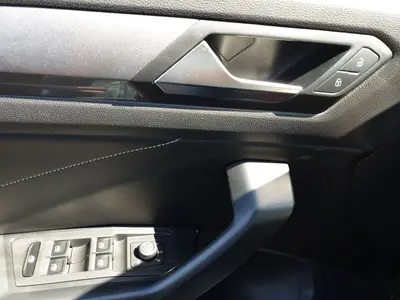 Volkswagen T-Roc – Foto 8
