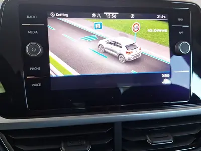 Volkswagen T-Roc – Foto 12