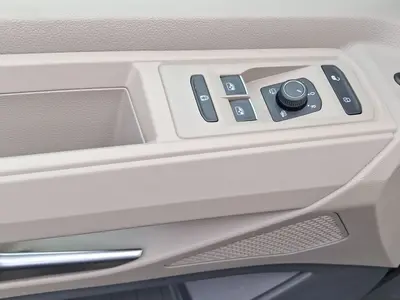 Volkswagen T7 Multivan – Foto 10