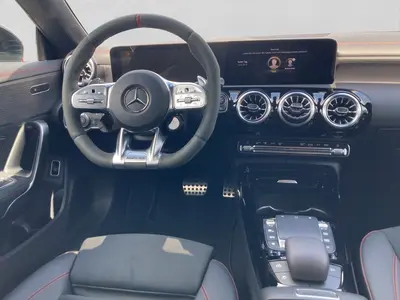 Mercedes-Benz CLA 45 AMG Shooting Brake – Foto 5