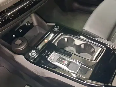 Audi Q6 e-tron – Foto 11
