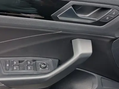 Volkswagen T-Roc – Foto 8
