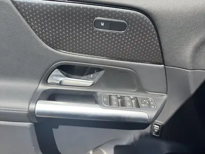 Mercedes-Benz GLA 200 – Foto 8