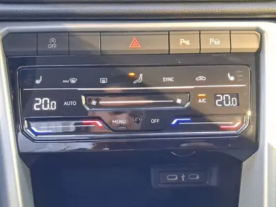 Volkswagen T-Roc – Foto 16