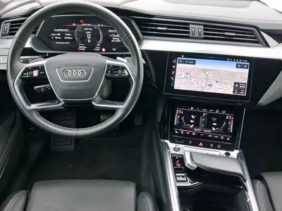 Audi Q8 Sportback e-tron – Foto 5