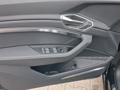 Audi Q8 Sportback e-tron – Foto 8