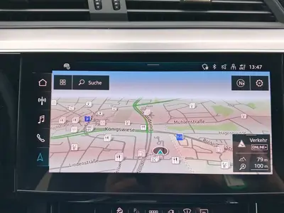 Audi Q8 Sportback e-tron – Foto 12