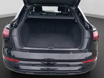 Audi Q8 Sportback e-tron – Foto 17
