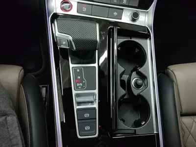 Audi S6 Avant – Foto 11