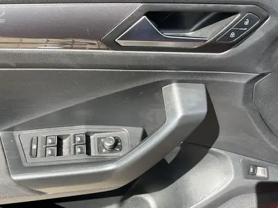 Volkswagen T-Roc – Foto 8