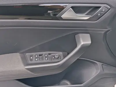 Volkswagen T-Roc – Foto 8