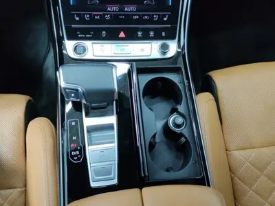 Audi A8 – Foto 11