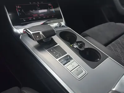 Audi S6 Avant – Foto 11