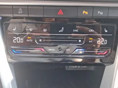 Volkswagen T-Roc – Foto 16