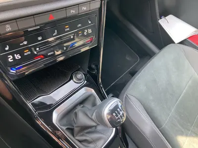 Volkswagen T-Roc – Foto 11