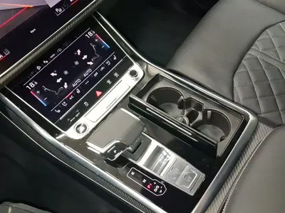 Audi Q8 – Foto 11