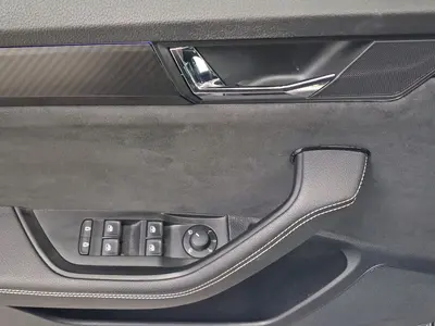 Skoda Superb – Foto 8