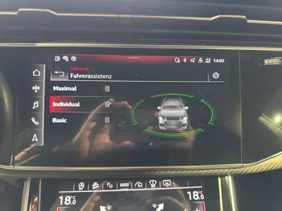 Audi RS Q8 – Foto 16