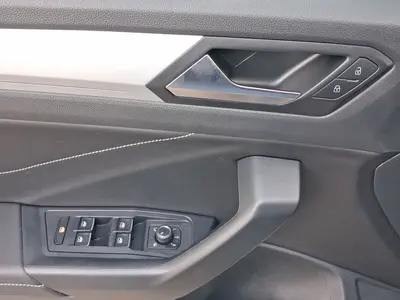 Volkswagen T-Roc – Foto 8