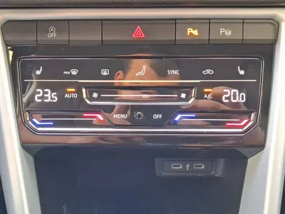 Volkswagen T-Roc – Foto 16