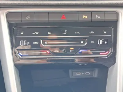 Volkswagen T-Roc – Foto 16
