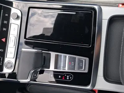 Audi Q8 – Foto 11