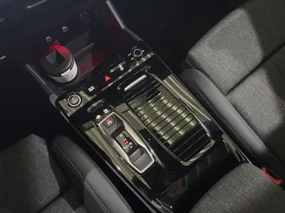 Audi Q6 e-tron – Foto 11