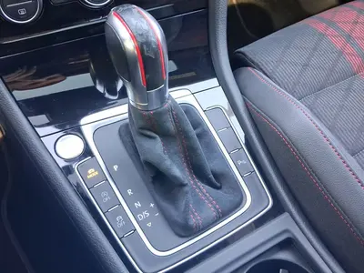 Volkswagen Golf GTI – Foto 11