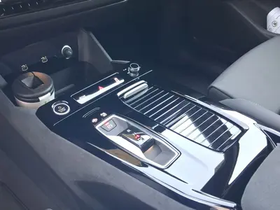 Audi Q6 e-tron – Foto 11