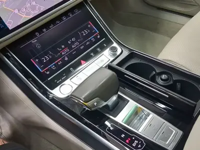 Audi A8 – Foto 11