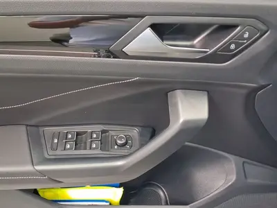 Volkswagen T-Roc – Foto 8