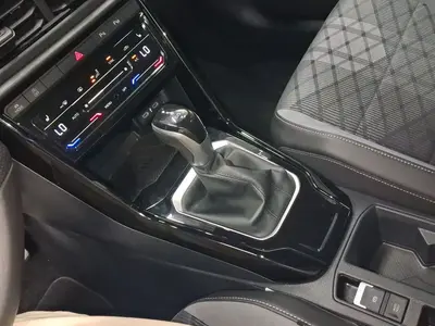 Volkswagen T-Roc – Foto 11