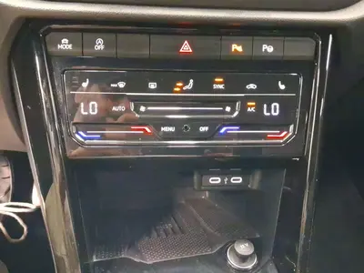 Volkswagen T-Roc – Foto 16