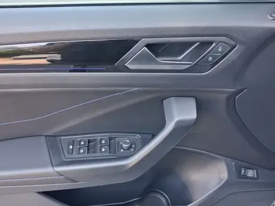 Volkswagen T-Roc – Foto 8