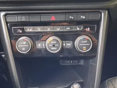 Volkswagen T-Roc – Foto 16