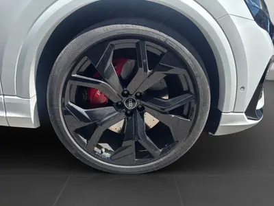 Audi RS Q8 – Foto 7