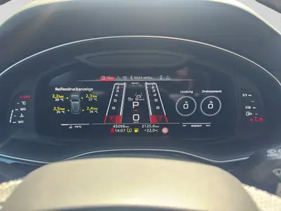 Audi RS Q8 – Foto 10