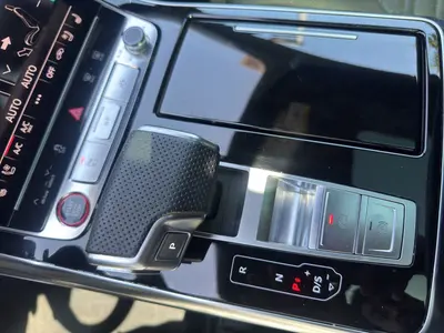 Audi RS Q8 – Foto 11