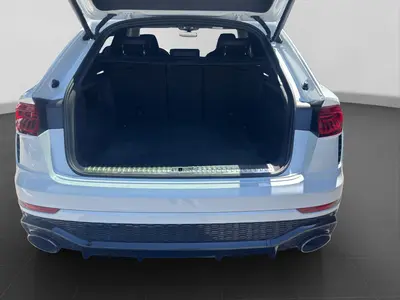 Audi RS Q8 – Foto 17