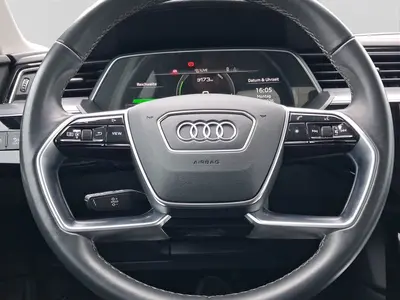 Audi Q8 Sportback e-tron – Foto 9