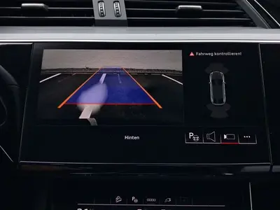 Audi Q8 Sportback e-tron – Foto 14