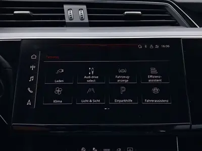 Audi Q8 Sportback e-tron – Foto 15