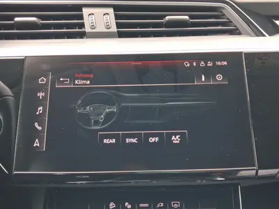 Audi Q8 Sportback e-tron – Foto 16