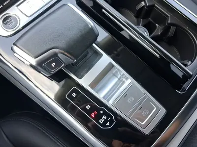 Audi Q8 – Foto 11