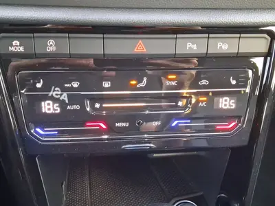 Volkswagen T-Roc – Foto 15