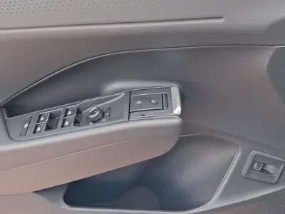 Volkswagen T-Roc – Foto 8