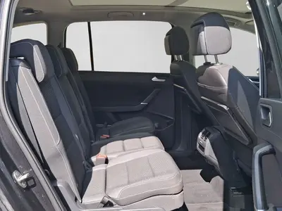 Volkswagen Touran – Foto 6