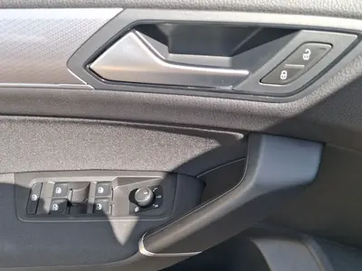 Volkswagen Touran – Foto 8